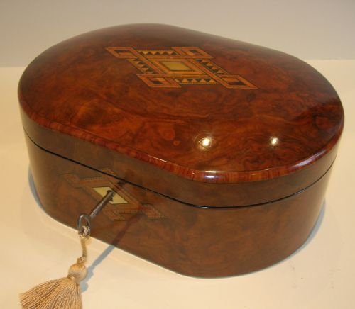 Rare Large Burr Walnut Box - Beautiful Parquetry & Mother of Pearl Inlay