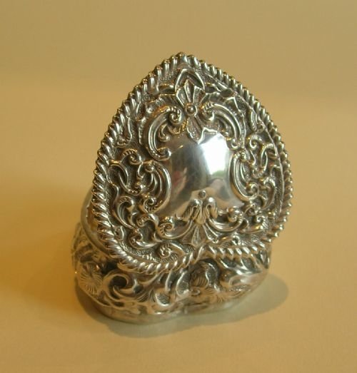 Stunning English Victorian Heart Shaped Box - 1898