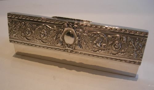 Pretty Antique English Ring Box for Eight Rings - 1900