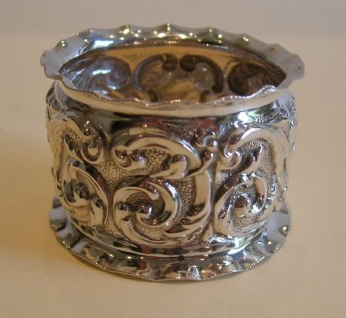 fig 1. Beautiful Edwardian Sterling Silver Napkin Ring - Cherubs / Angels