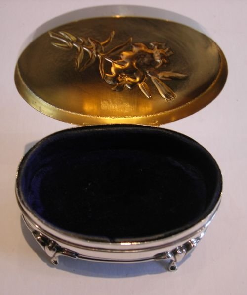 fig 1. Antique English Sterling Silver Jewelry Box By William Comyn's - Lillies