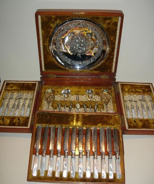 Magnificent Antique English Fruit / Desert Set C.1890 - Mahogany Box