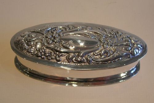 Beautiful Edwardian Sterling Silver Ring Box for Four Rings by William Hutton