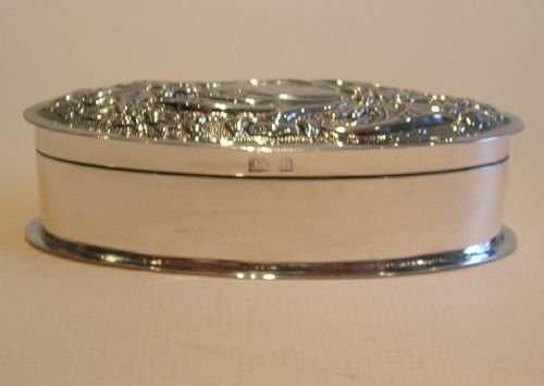 fig 1. Beautiful Edwardian Sterling Silver Ring Box For Four Rings By William Hutton