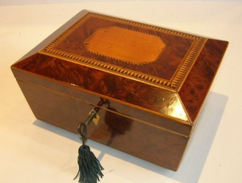 Smart Georgian Period Table or Jewelry Box in Burr Yew C.1820