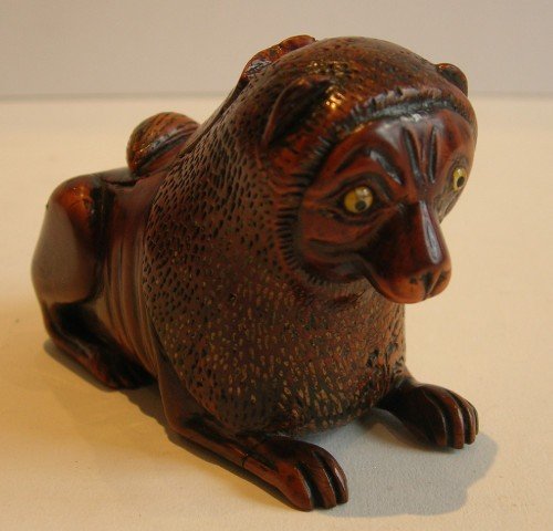 Rare Eighteenth Century Figural Birch Wood Carved Snuff Box - Lion C.1780