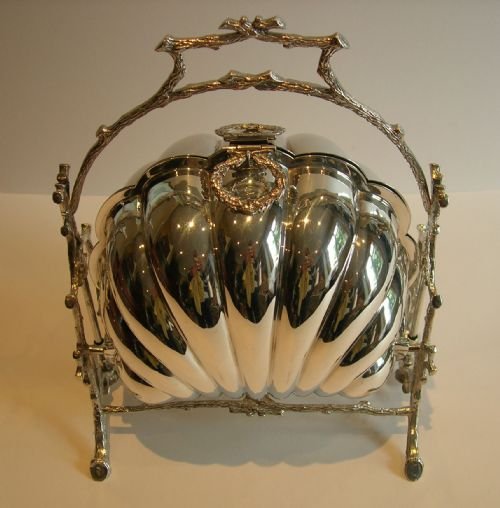 Magnificent Shell Shaped Folding Biscuit Box - Gilded Interior by Mappin & Webb