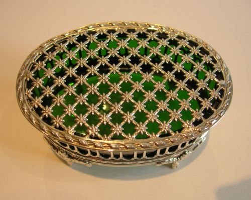 fig 1. Fabulous Antique Sterling Silver Pot-Pourri Box by William Comyns - Emerald Green Lined.