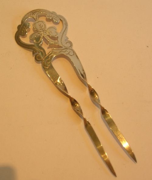 Small Antique English Sterling Silver Hair Comb - 1906 - Shamrock