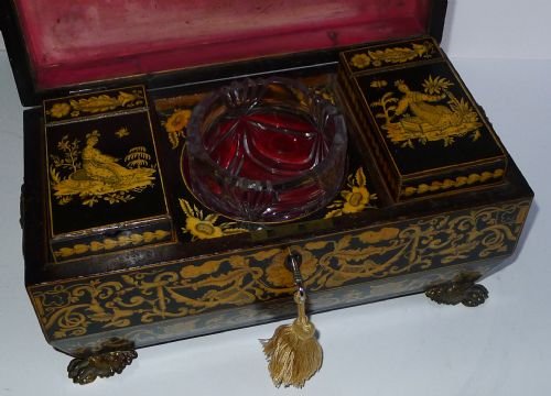 Fabulous Antique English Chinoiserie Penwork Double Compartment Tea Caddy C.1820