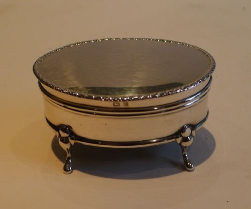 Elegant English Sterling Silver Jewellery or Ring Box - Edwardian