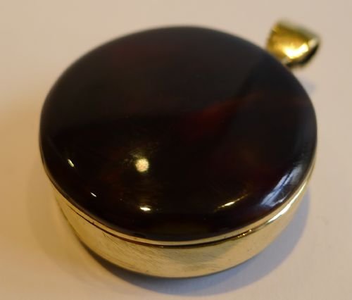 fig 1. Large Tortoiseshell Eye / Magnifying Glass - Silver Pique Inlay