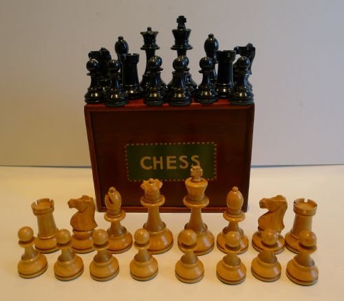 Handsome Top-notch Edwardian English Boxwood & Ebony Chess Set C.1910
