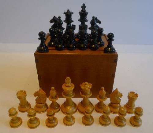 Small Antique Boxwood & Ebony Carved Staunton Style Chess Set C.1910
