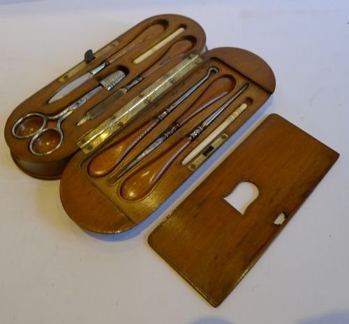 Unusual English Victorian Necessaire in Fruitwood C.1899 / Charles Horner Thimble
