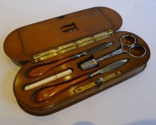 fig 1. Unusual English Victorian Necessaire In Fruitwood c.1899 / Charles Horner Thimble