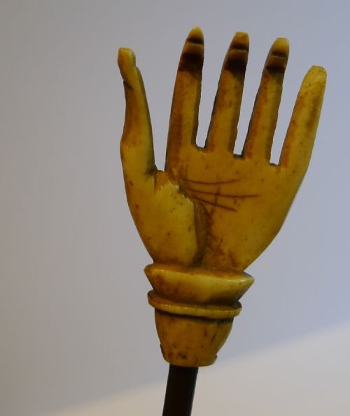 Early Antique Whale Bone and Bone Wig Scratcher / Back Scratcher C.1780