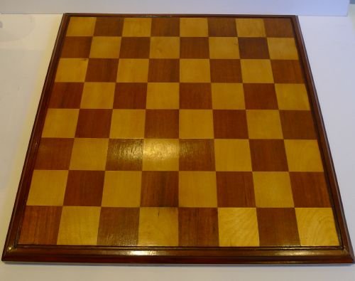 Fine Antique English Chess Board in Mahogany and Beech Wood C.1900