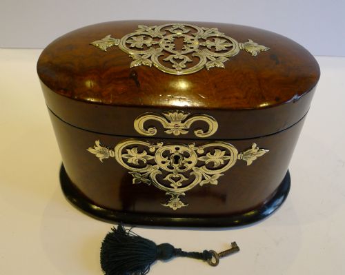 Top-notch Antique English Burl Walnut Tea Caddy by Pearce, London C.1860
