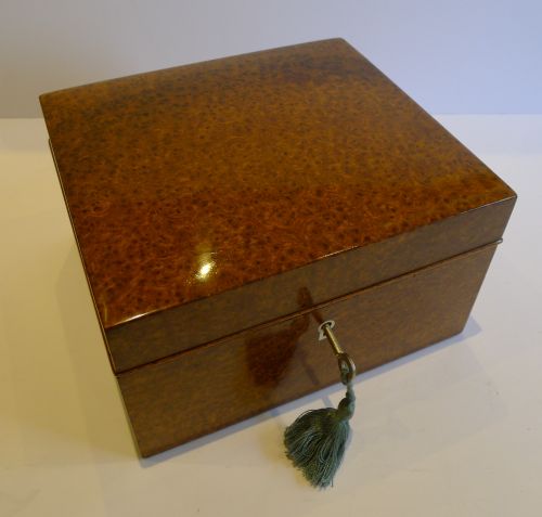 Smart Antique English Amboyna Cigar Humidor / Box C.1910