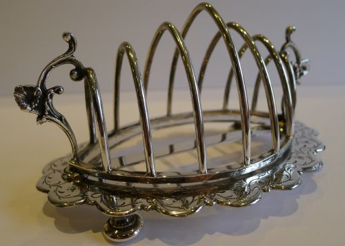 Stunning English Victorian Toast Rack / Letter Holder C.1890 - Silverplated.