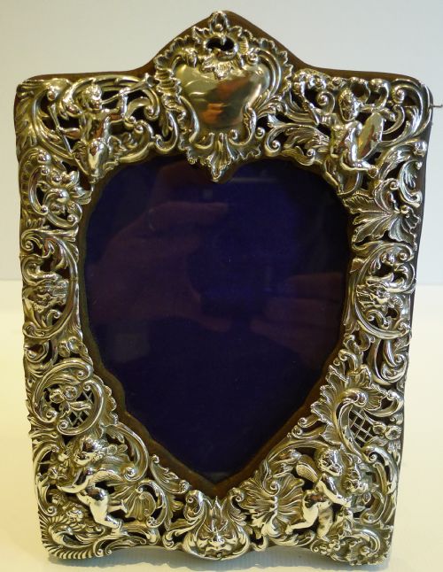 fig 1. Antique Sterling Silver Heart Photograph Frame - Art Nouveau & Cherubs by William Comyns - 1899