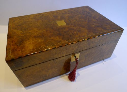 Handsome Antique English Burl Walnut Writing Slope / Lap Desk C.1860