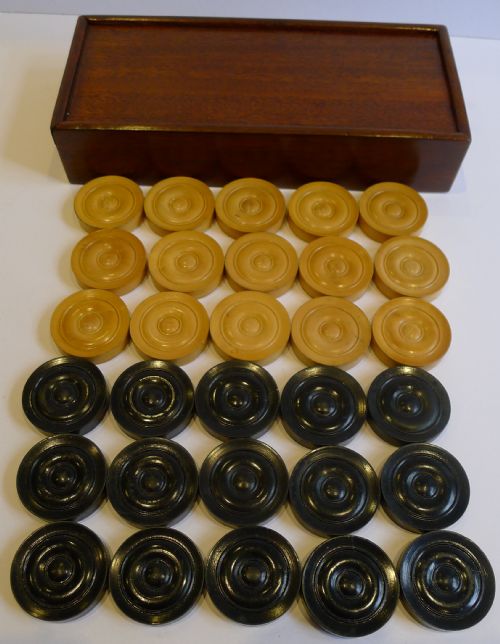 Antique English Boxed Set Ebony & Boxwood Draughts / Checkers / Backgammon Counters C.1900