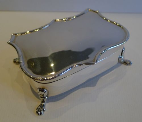 Elegant English Edwardian Jewellery Box - 1907