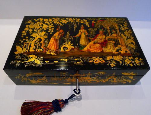 Vibrant Antique English Regency Chinoiserie Games / Card Box C.1820