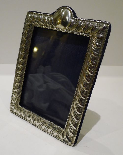 Smart Antique English Sterling Silver Photograph Frame by William Comyns - 1904