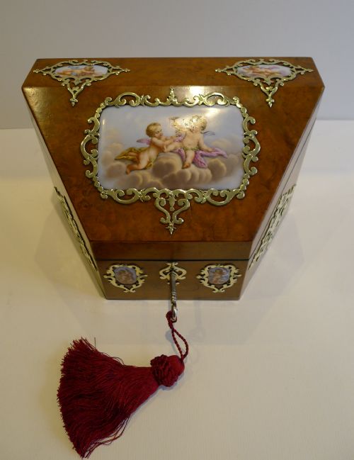 MAGICAL ANTIQUE ENGLISH BURR WALNUT HANDPAINTED PORCELAIN STATIONERY BOX C1850 - ADDITIONAL PHOTO 6