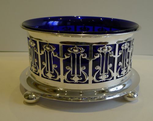 Magnificent Large Antique English Art Nouveau Silver Plated Dish or Bowl by Roberts & Belk