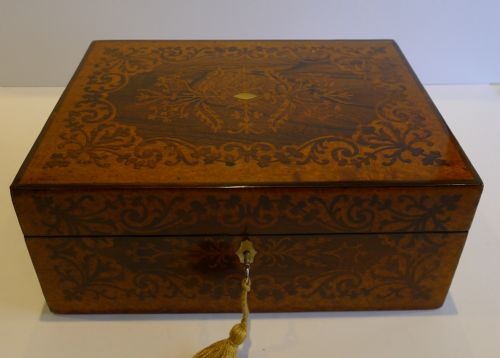 Magnificent Amboyna & Rosewood Inlaid Table Box C.1830
