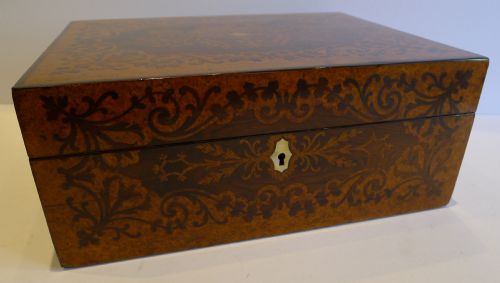 fig 1. Magnificent Amboyna & Rosewood Inlaid Table Box c.1830