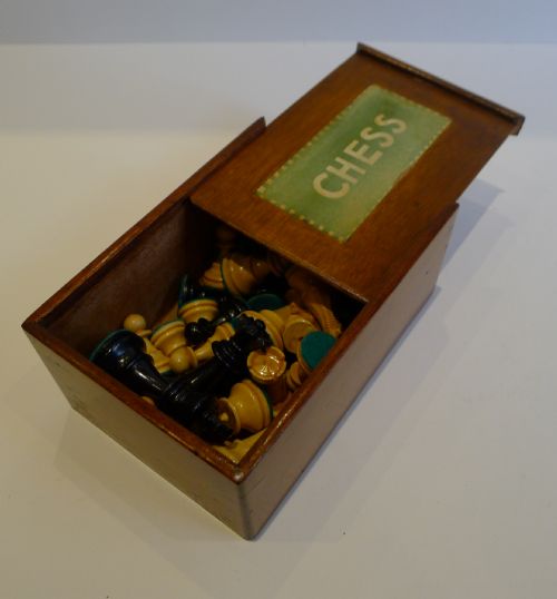 fig 1. Antique English Boxwood Staunton Style Chess Set c.1910