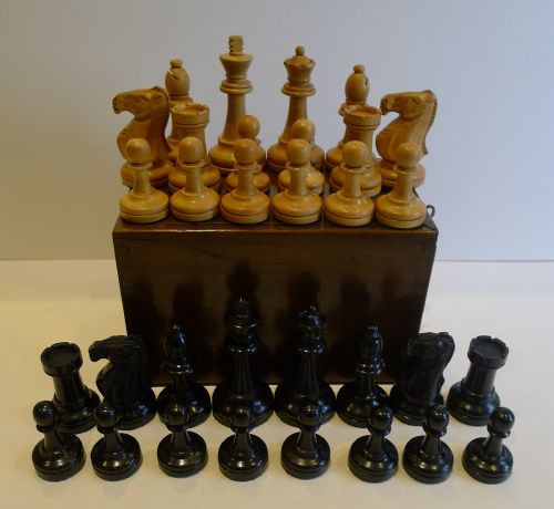 Heavily Weighted Large Antique English Staunton Chess Set in Locking Box C.1870