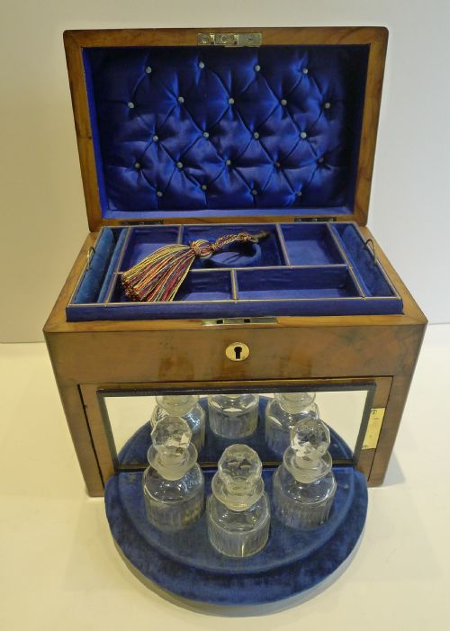Antique English Walnut Jewellery Box C.1890