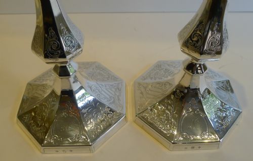 PAIR ANTIQUE ENGLISH SILVER PLATED CANDLESTICKS BY ELKINGTON 1851 - ADDITIONAL PHOTO 5