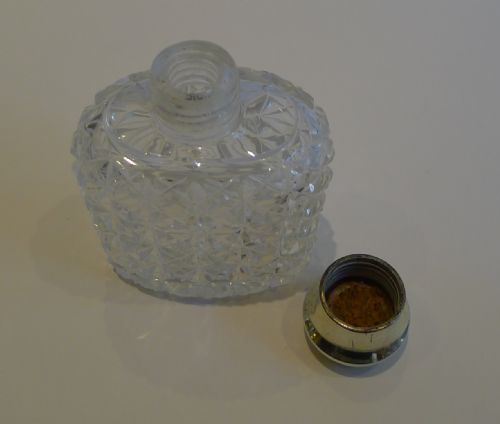 ANTIQUE STERLING SILVER TOPPED SCENT COLOGNE BOTTLE 1881ANTIQUE STERLING SILVER TOPPED SCENT COLOGNE BOTTLE 1881 - ADDITIONAL PHOTO 4