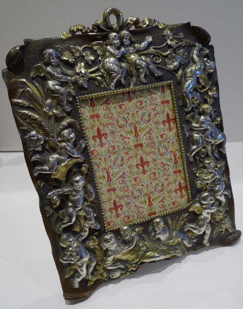 Magnificent Grand Large Antique French Bronze Photograph Frame C.1880 - Cherubs