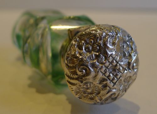 ANTIQUE ENGLISH GREEN OVERLAY GLASS PERFUME BOTTLE STERLING SILVER C1890 - ADDITIONAL PHOTO 2