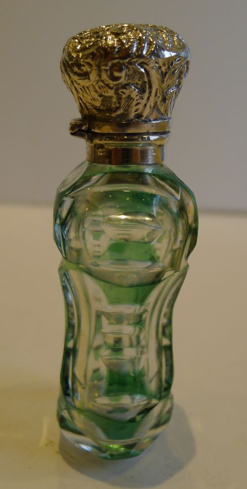 ANTIQUE ENGLISH GREEN OVERLAY GLASS PERFUME BOTTLE STERLING SILVER C1890 - ADDITIONAL PHOTO 3