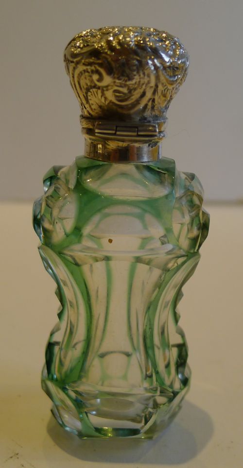 ANTIQUE ENGLISH GREEN OVERLAY GLASS PERFUME BOTTLE STERLING SILVER C1890 - ADDITIONAL PHOTO 4
