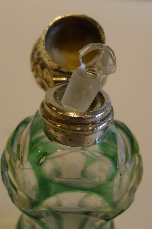 ANTIQUE ENGLISH GREEN OVERLAY GLASS PERFUME BOTTLE STERLING SILVER C1890 - ADDITIONAL PHOTO 8