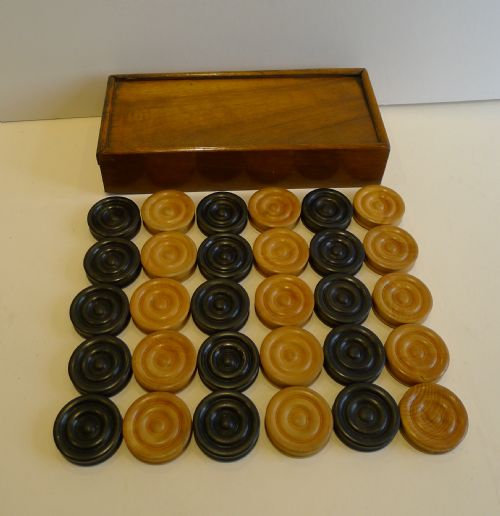 Antique English Boxed Set Ebony & Boxwood Draughts / Checkers / Backgammon Counters C.1900