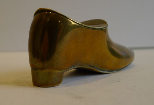 ANTIQUE VICTORIAN SHOE SNUFF IN BRASS DATED 1891 - ADDITIONAL PHOTO 6