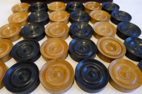 Antique English Boxed Set Ebony & Boxwood Draughts / Checkers / Backgammon Counters C.1900