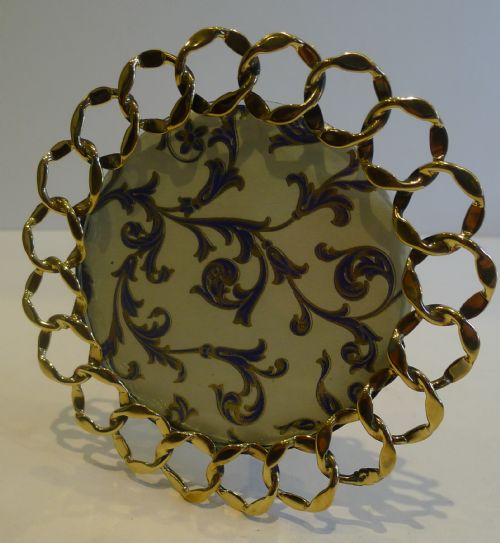 Antique English Circular Brass Wedding Ring Photograph Frame C.1890