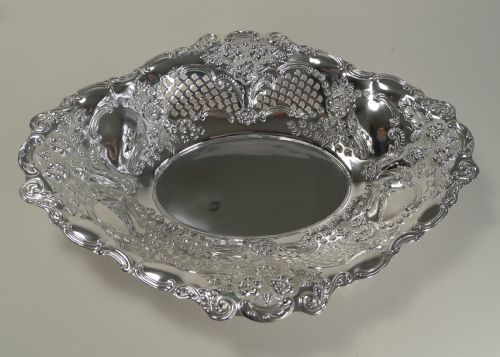 Exquisite Antique English Bread Basket by John Sanderson C.1890 / 1900
